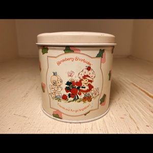 1982 Strawberry shortcake tin